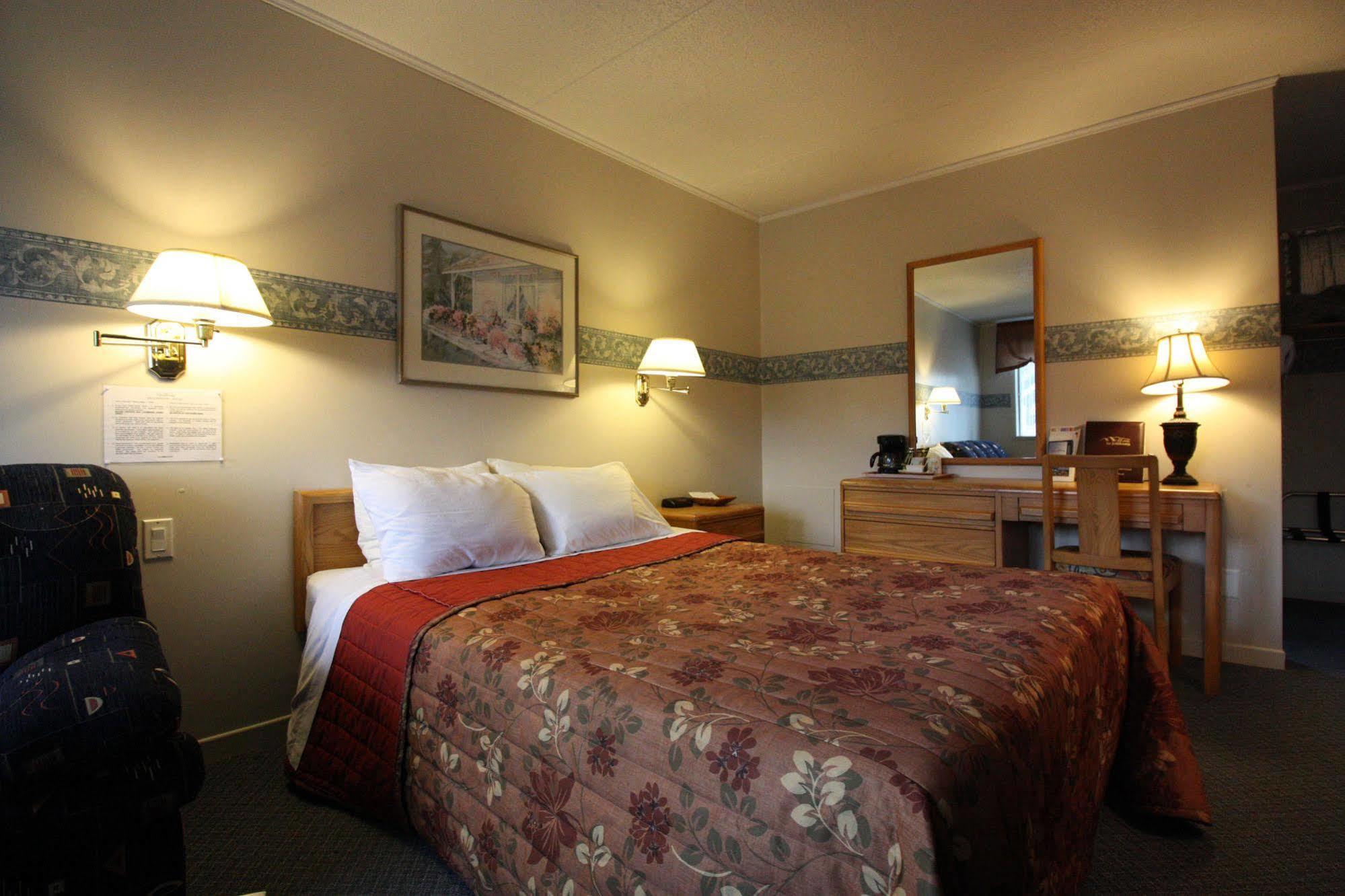 Motel Le Jolibourg Saint-Sauveur Экстерьер фото