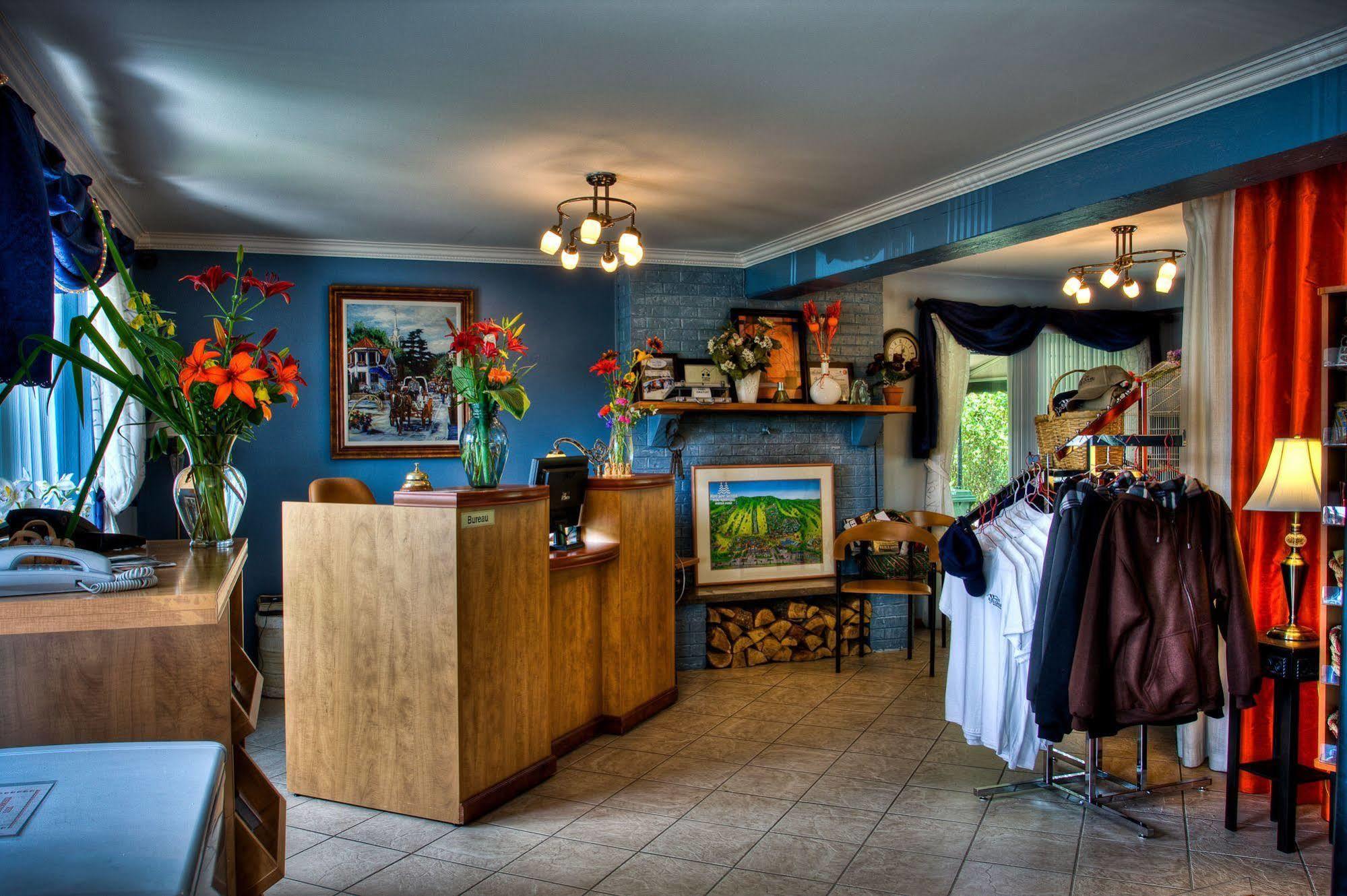 Motel Le Jolibourg Saint-Sauveur Экстерьер фото
